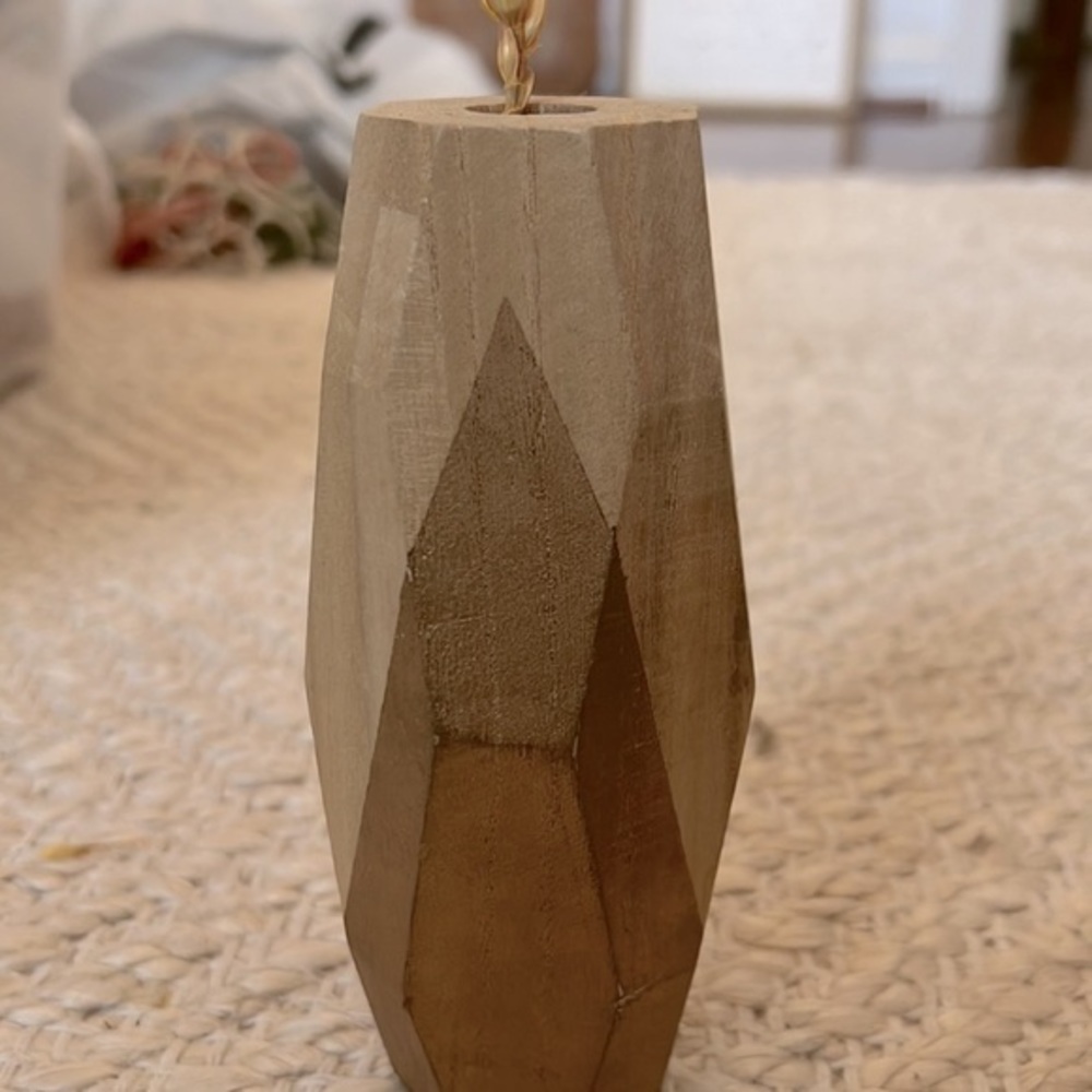 WOODEN HOLDER - GORGEOUS HANDCRAFTED WOOD AND NATURAL DETAILS